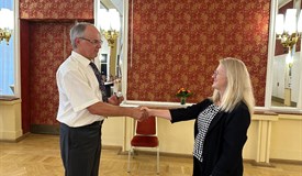 Freundin Silke Hüsing übergibt den Staffelstab an Freund Christian Köhler